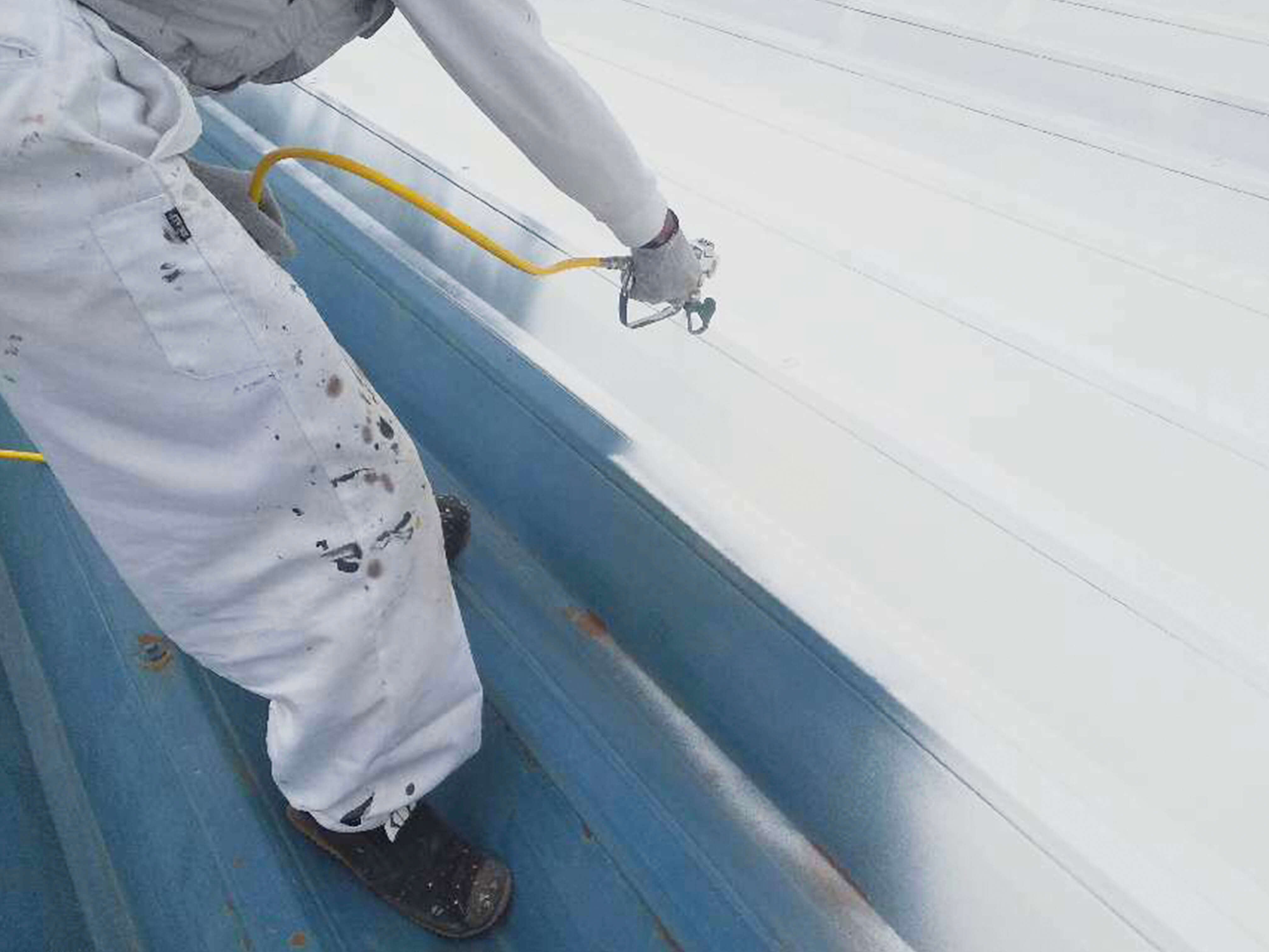 折半屋根 吹付塗装3層仕上げ画像